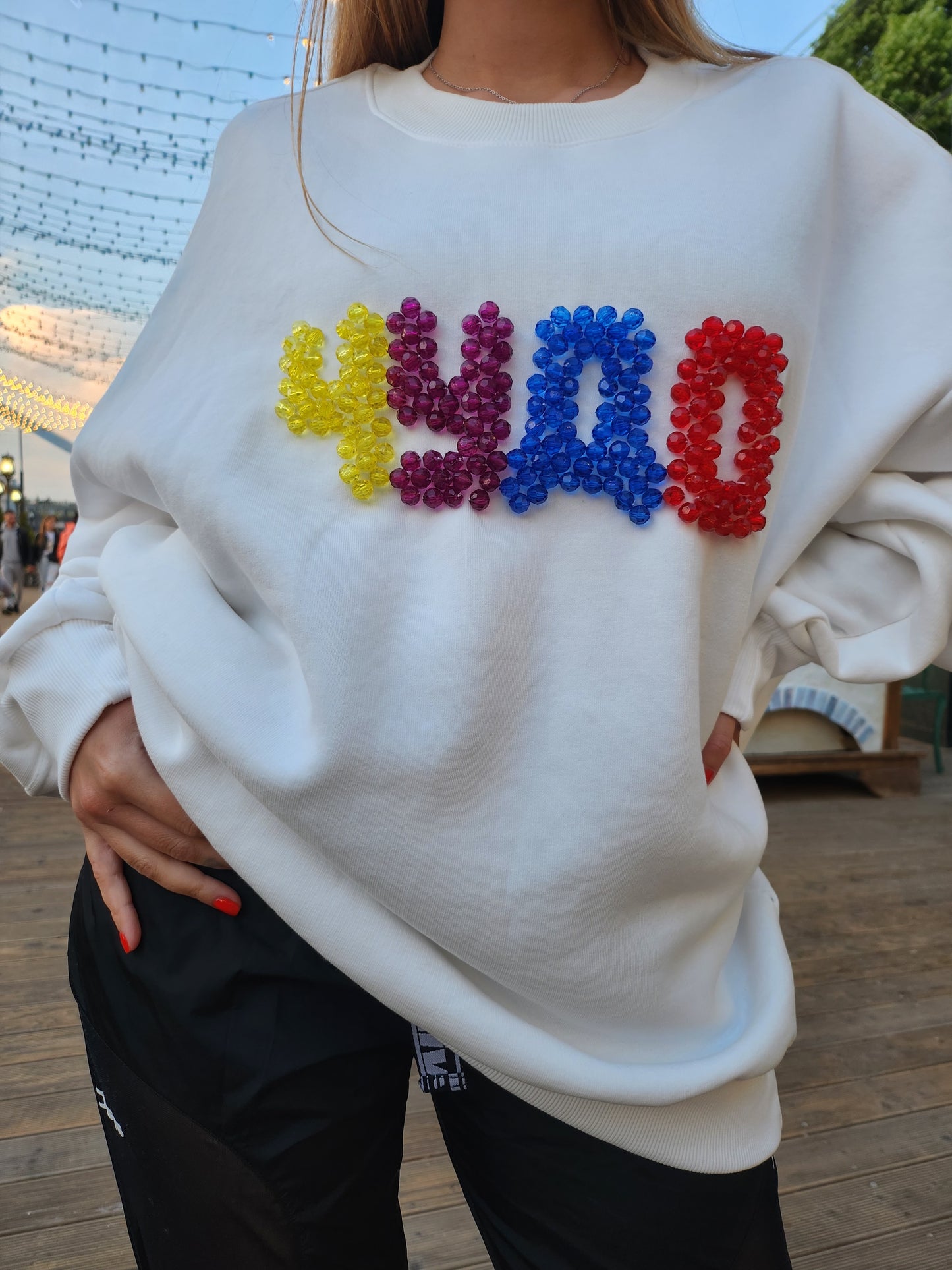 Sweatshirt
